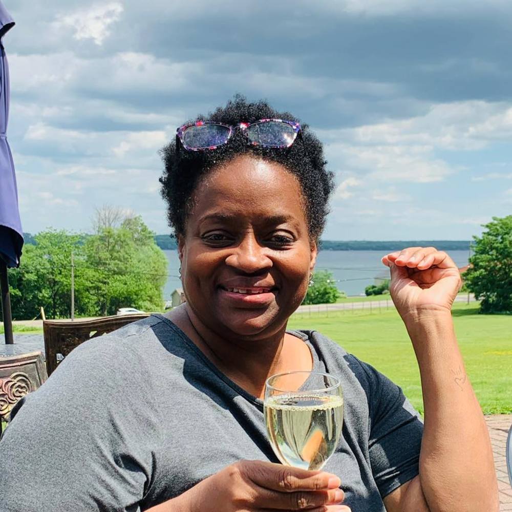 Meet your Posher, Pamela